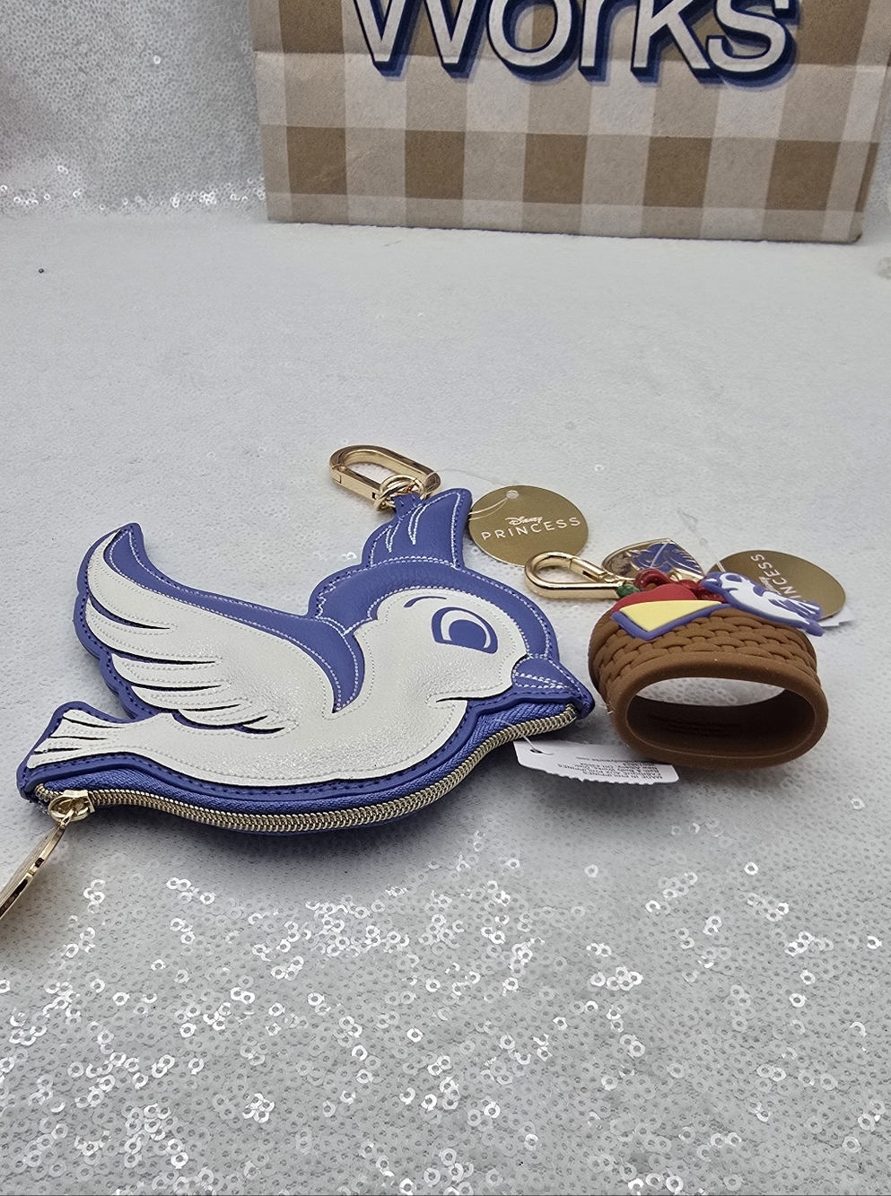 Disney Princess x Bath & Body Works Snow White Coin Purse & Pocketbac Holder - Picture 4 of 10